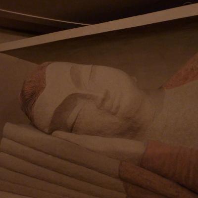 Grand boudha au nirvana